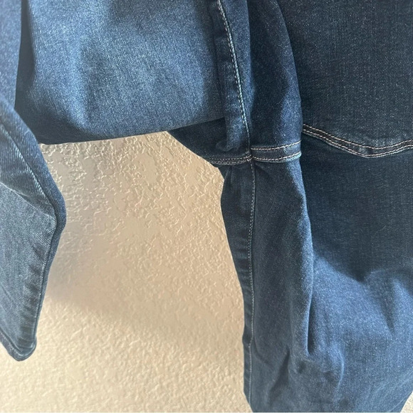 Good American Good Legs Skinny Cropped Jeans in Blue260 - Picture 8 of 9